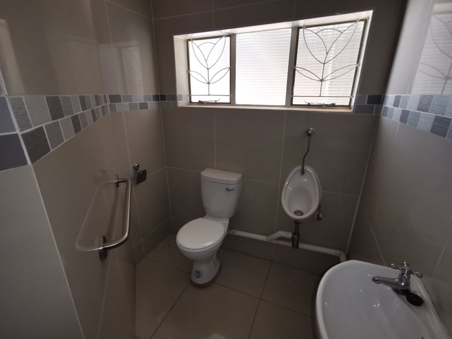 To Let  Bedroom Property for Rent in Wilkoppies North West